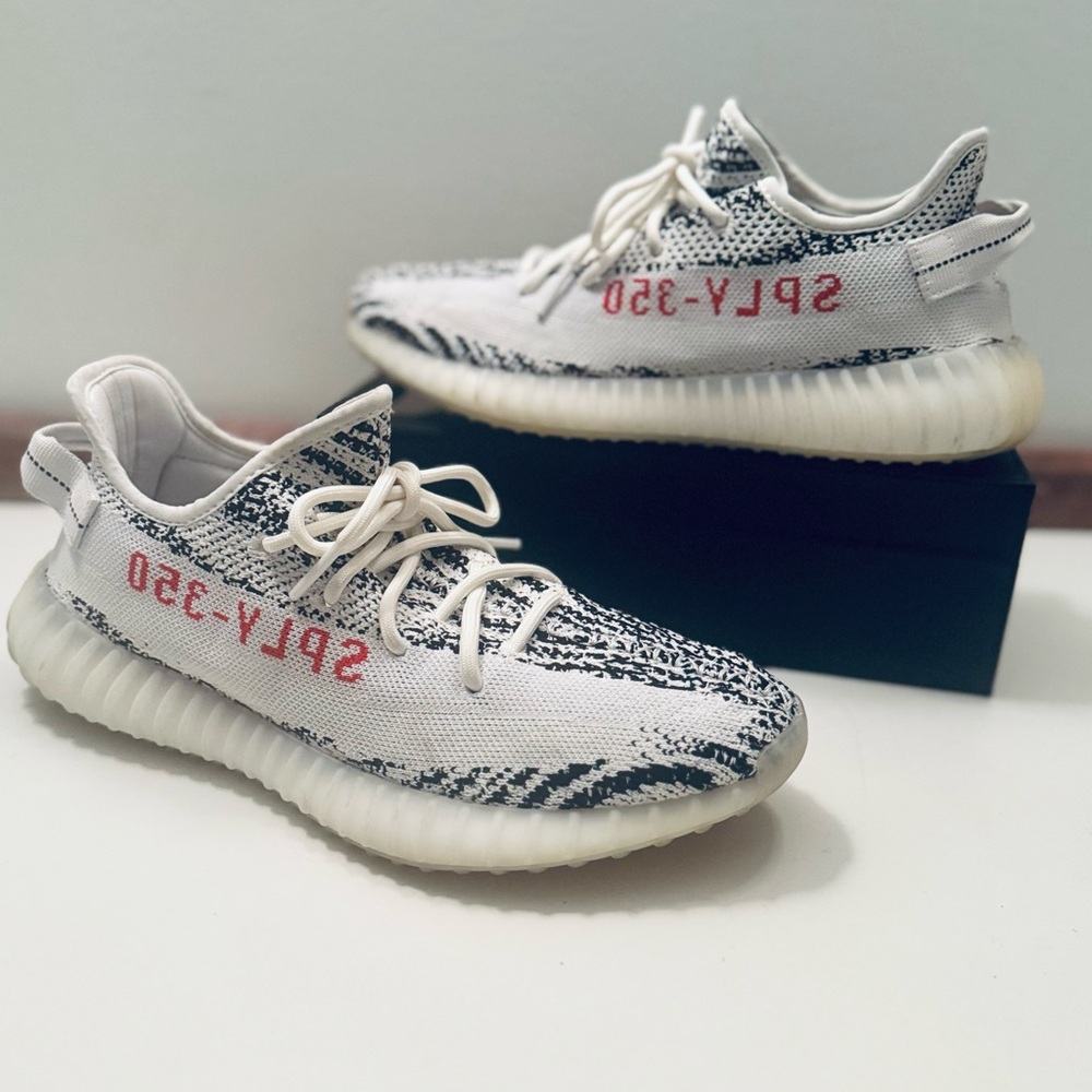 Yeezy Boost 350 V2 Zebra